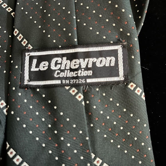 VINTAGE Le Chevron Tie - Picture 2 of 2